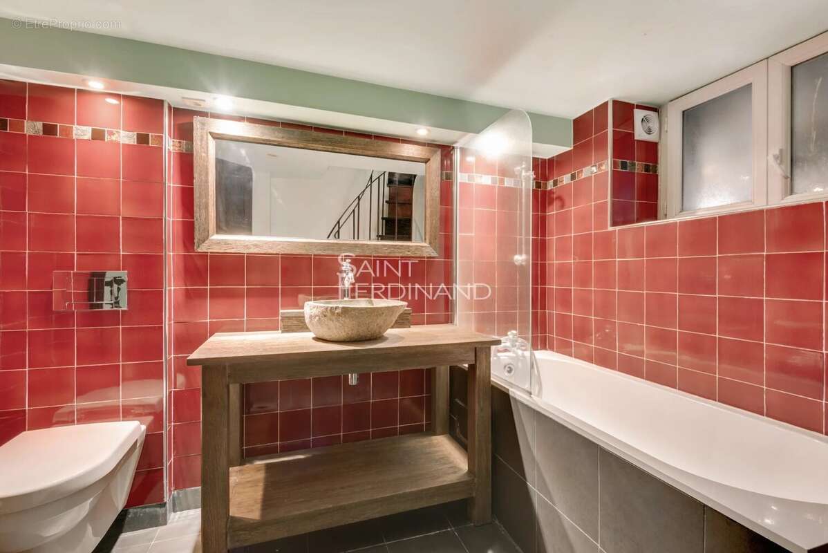 Appartement à PARIS-17E