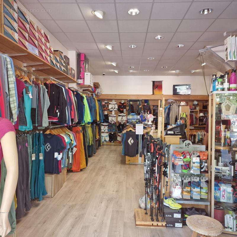 Commerce à BUIS-LES-BARONNIES