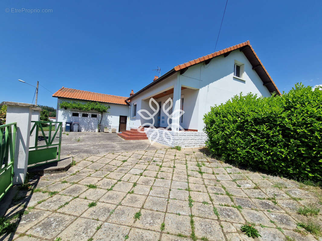Maison à SAINTE-FLORINE