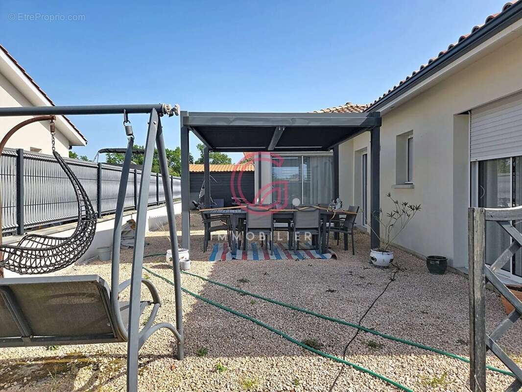 Maison à PARENTIS-EN-BORN