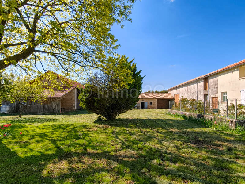 Maison à SAUZE-VAUSSAIS