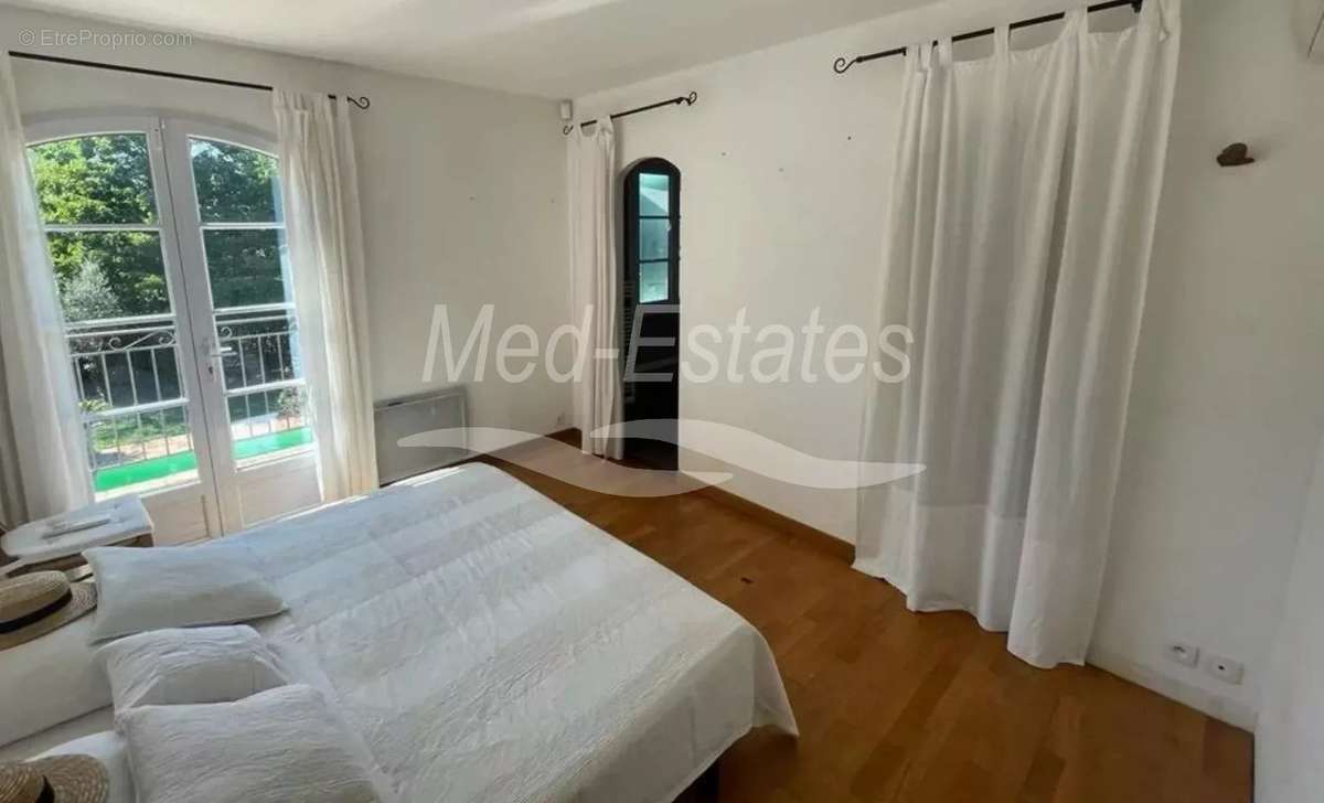 Maison à PLAN-DE-LA-TOUR