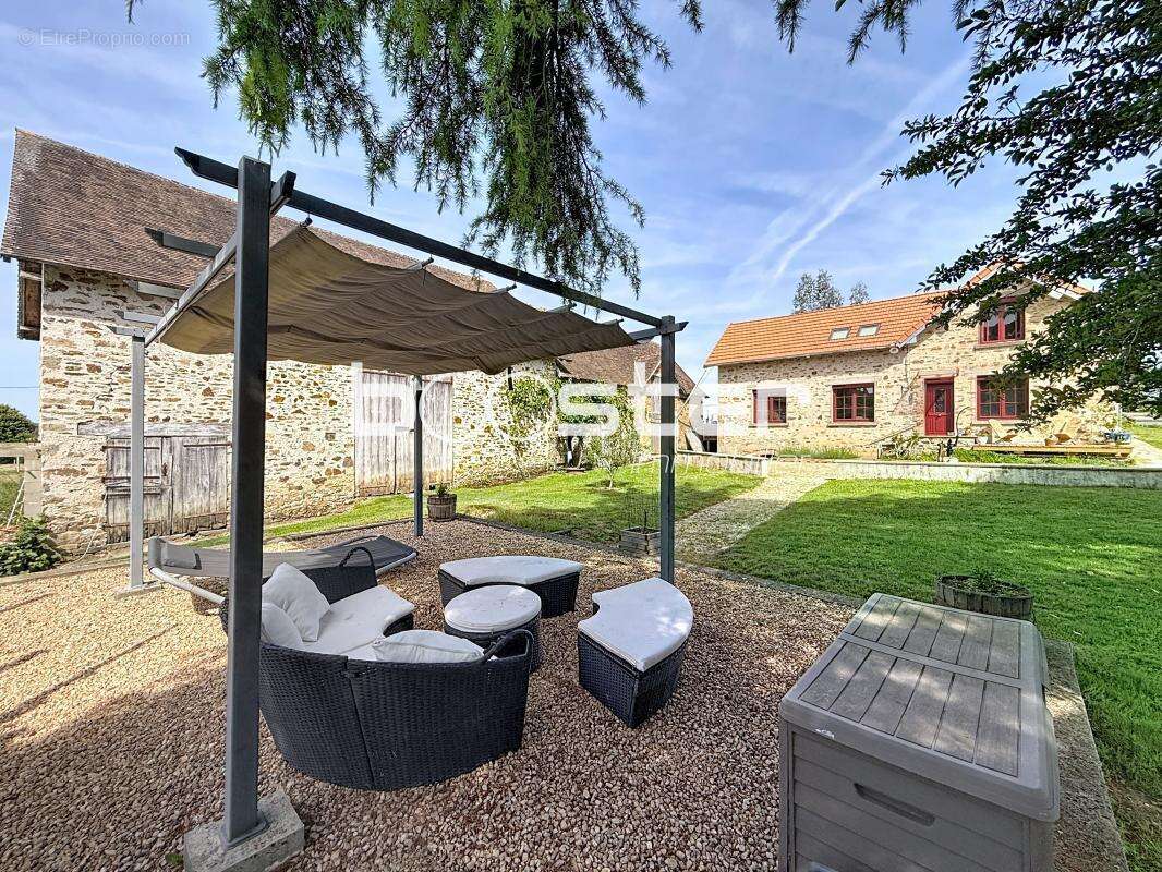 Maison à MEUZAC