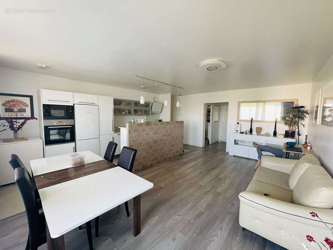 Appartement à SARTROUVILLE