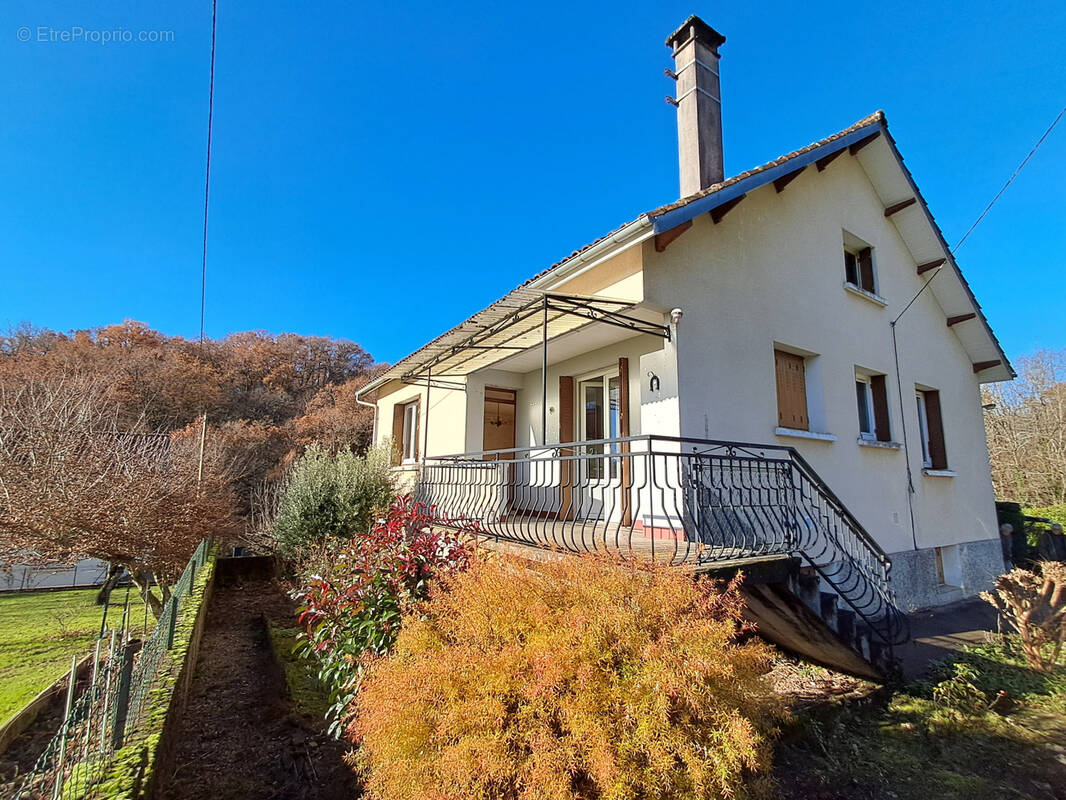 Maison à GAGNAC-SUR-CERE