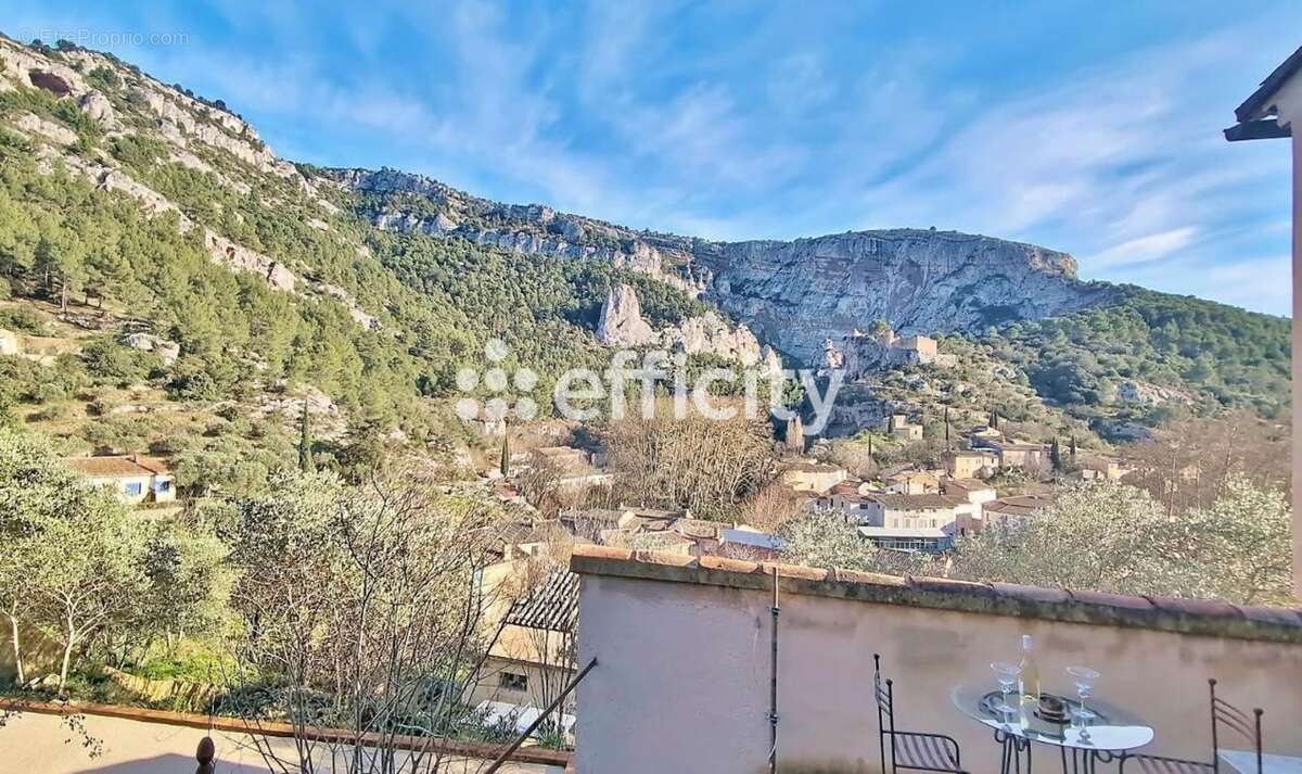 Maison à FONTAINE-DE-VAUCLUSE