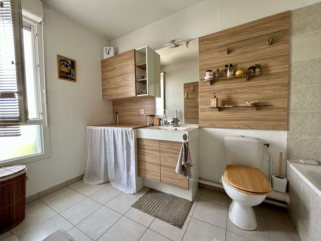 Appartement Poissy 4 pièce(s) 75.80 m2 - photo 9