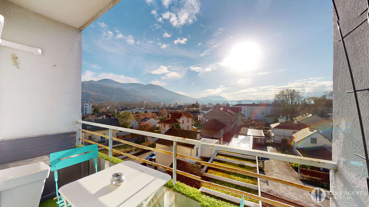 Appartement à SAINT-MARTIN-D'HERES