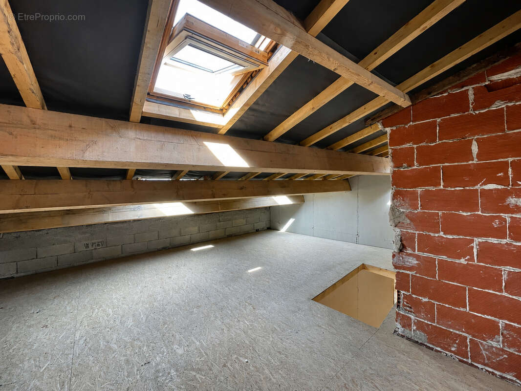 T2/3, 2 ème étage, immeuble aubagne , secteur beaumont - photo 2