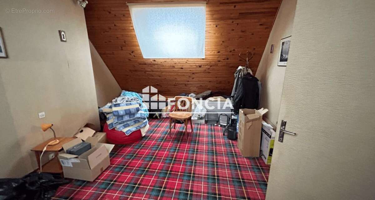 Maison à SAINT-BROLADRE