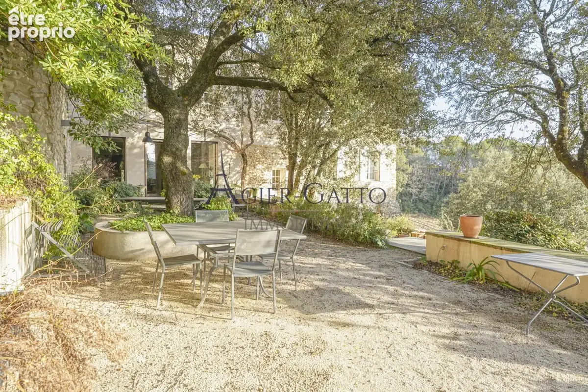 Vaison-la-Romaine, superbe bastide rénovée aux matériaux nobles, pour vivre et accueillir toute l'année. - photo 7