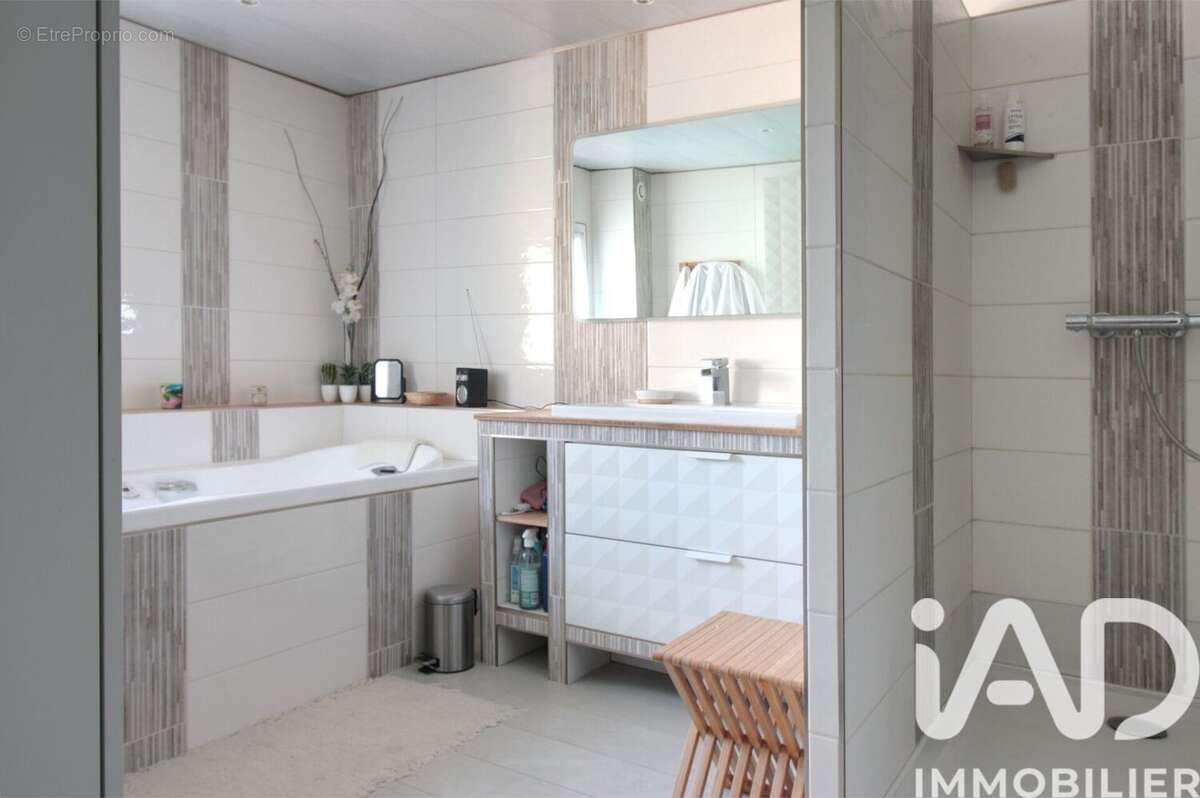 Photo 7 - Maison à COUBRON