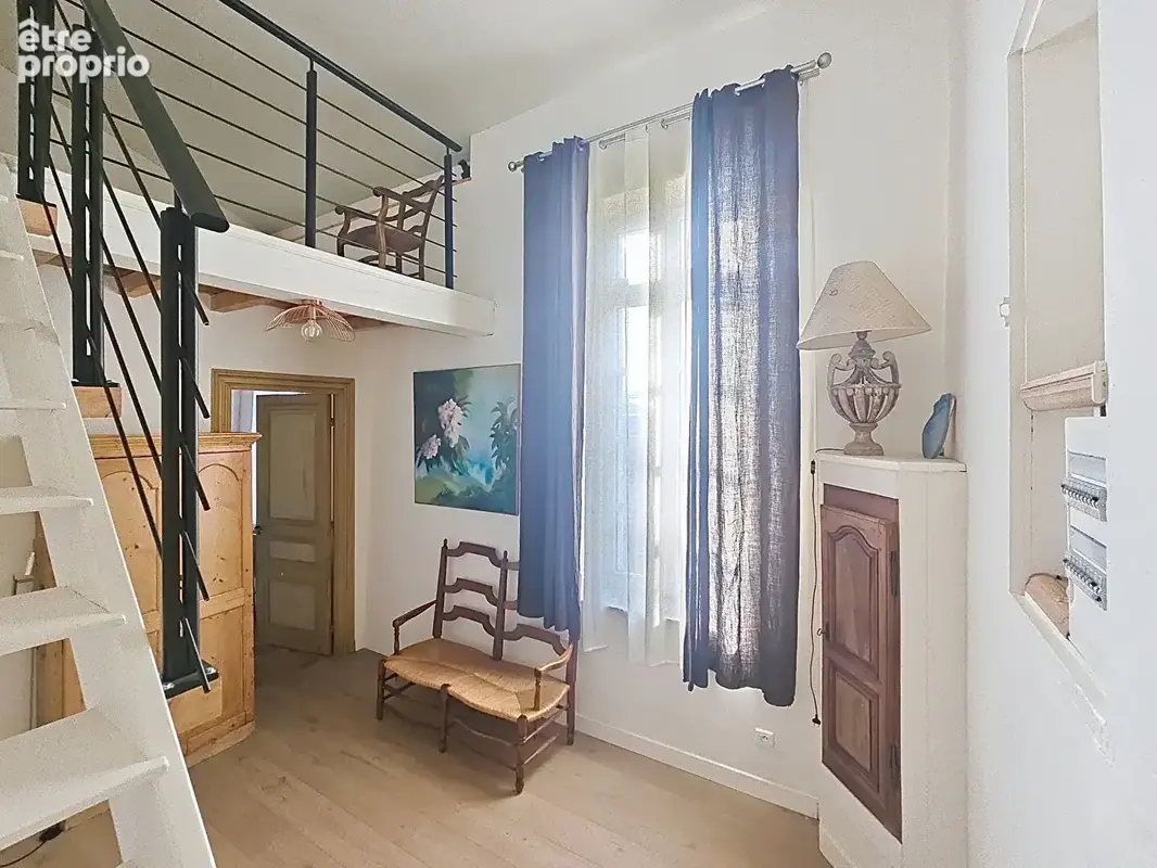 Avignon intra-muros. Maison de ville Avignon 9 pièces 220 m2 - photo 8