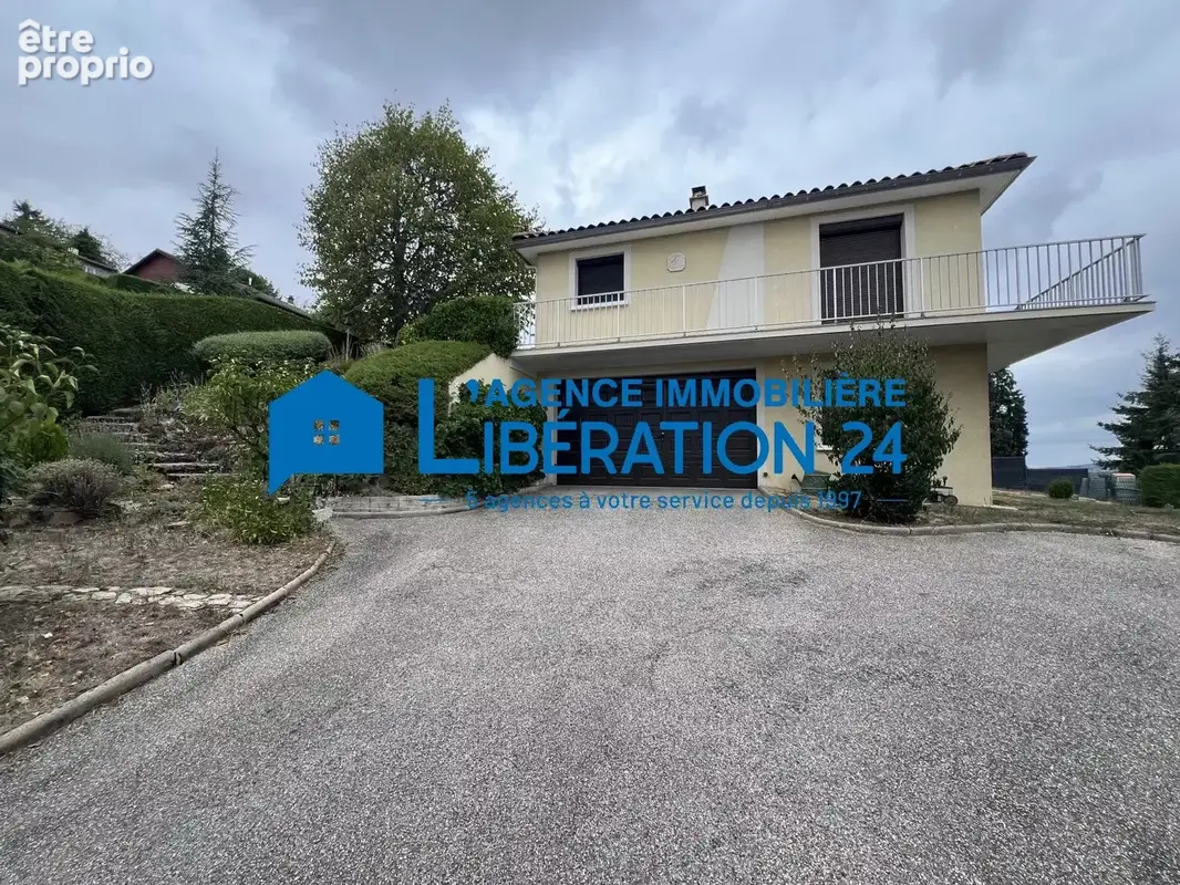 Maison familiale de 193 m² à Saint-Genest-Lerpt - photo 6