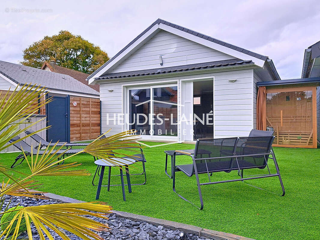 Maison à SAINT-PAIR-SUR-MER