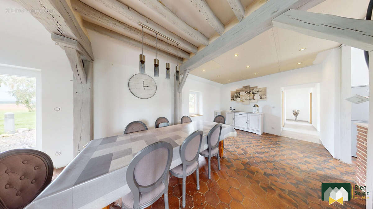 Maison à SAINT-ARNOULT-DES-BOIS