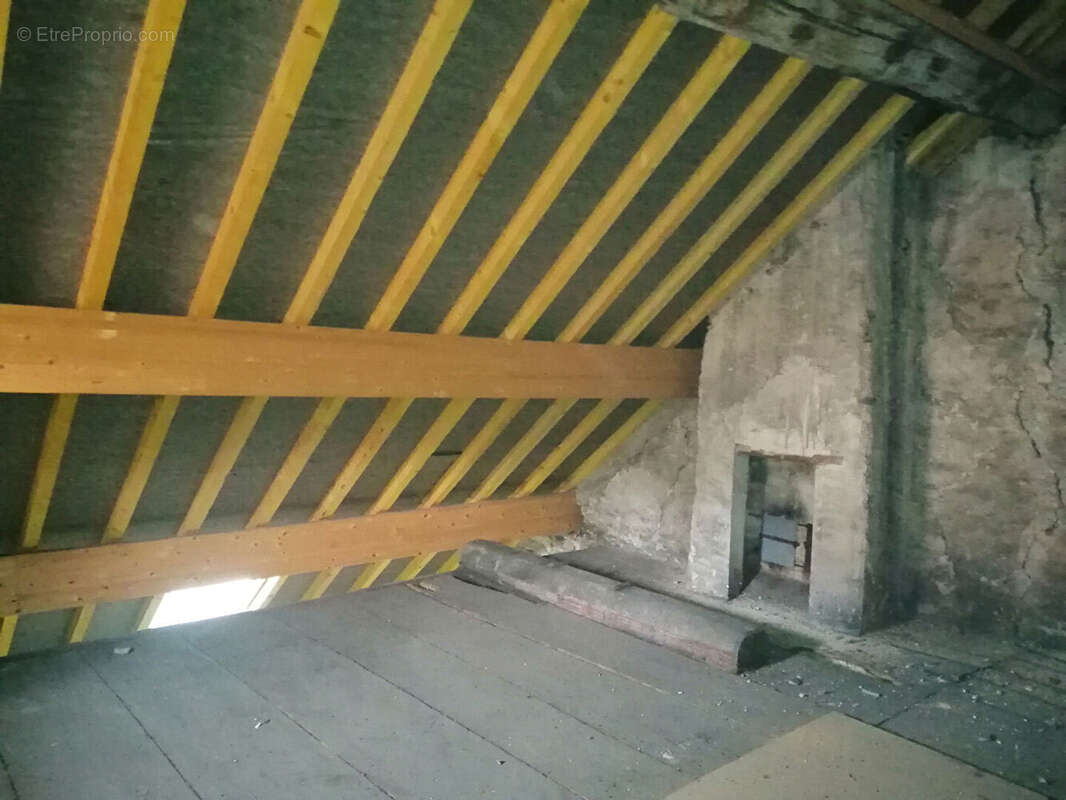 Appartement à SAINT-GENGOUX-LE-NATIONAL