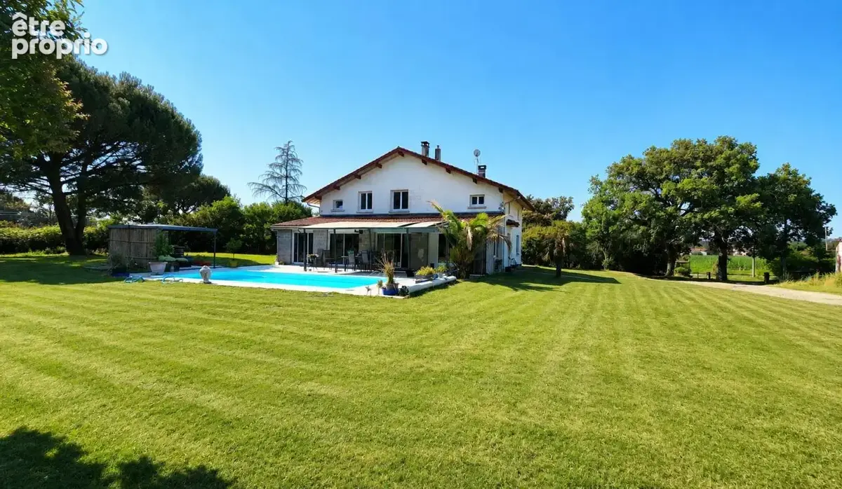 Maison 225 m2 - PISCINE - 26 915 m² de terrain - Dépendances - photo 5