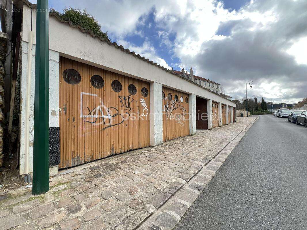 Parking à SUCY-EN-BRIE