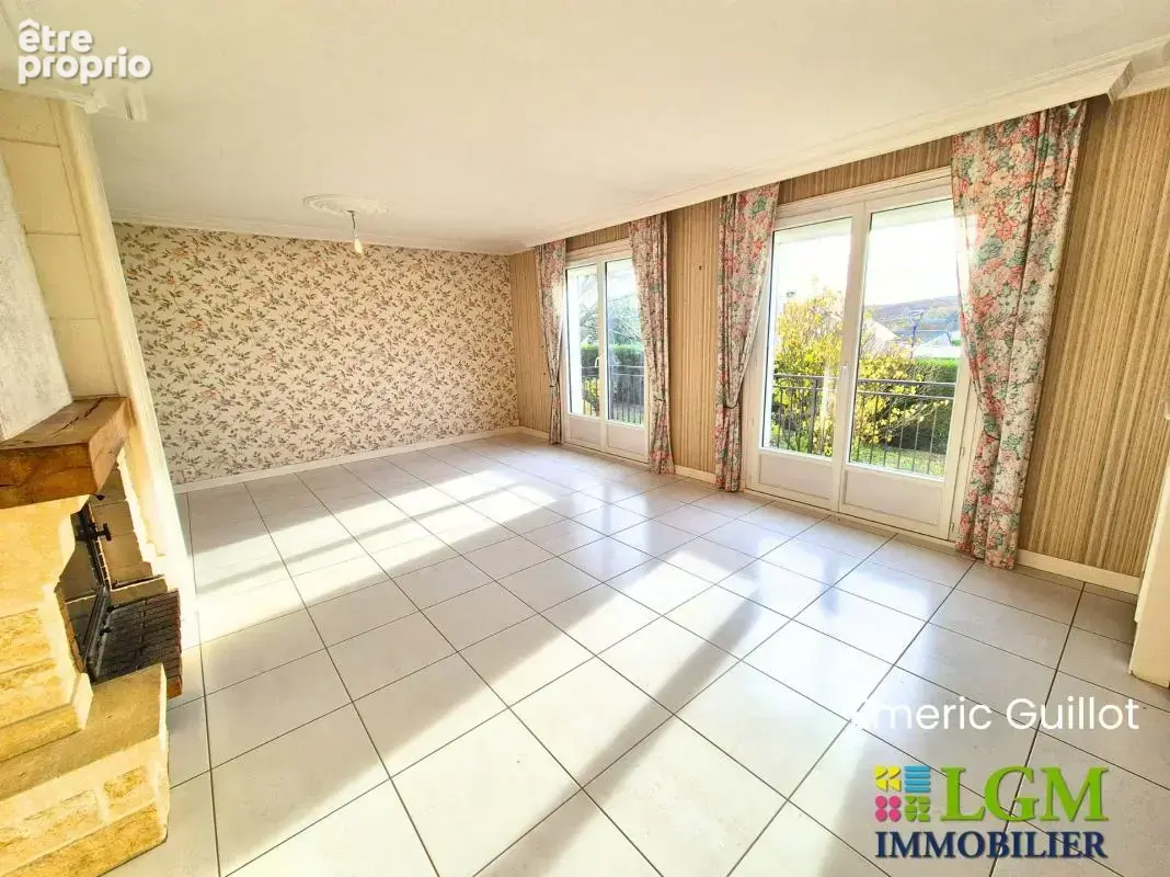 Maison 146 m² – 4 chambres – Terrain clos 1 097 m² – Grand Garage - Salle indépendante - Pompe à chaleur - Sans vis-à-vis – Sain - photo 3