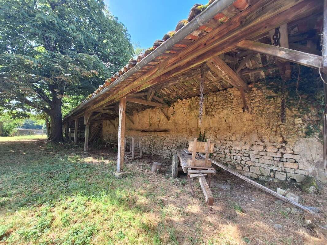 Maison à LOUZAC-SAINT-ANDRE