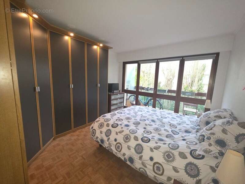 Appartement à VILLE-D&#039;AVRAY