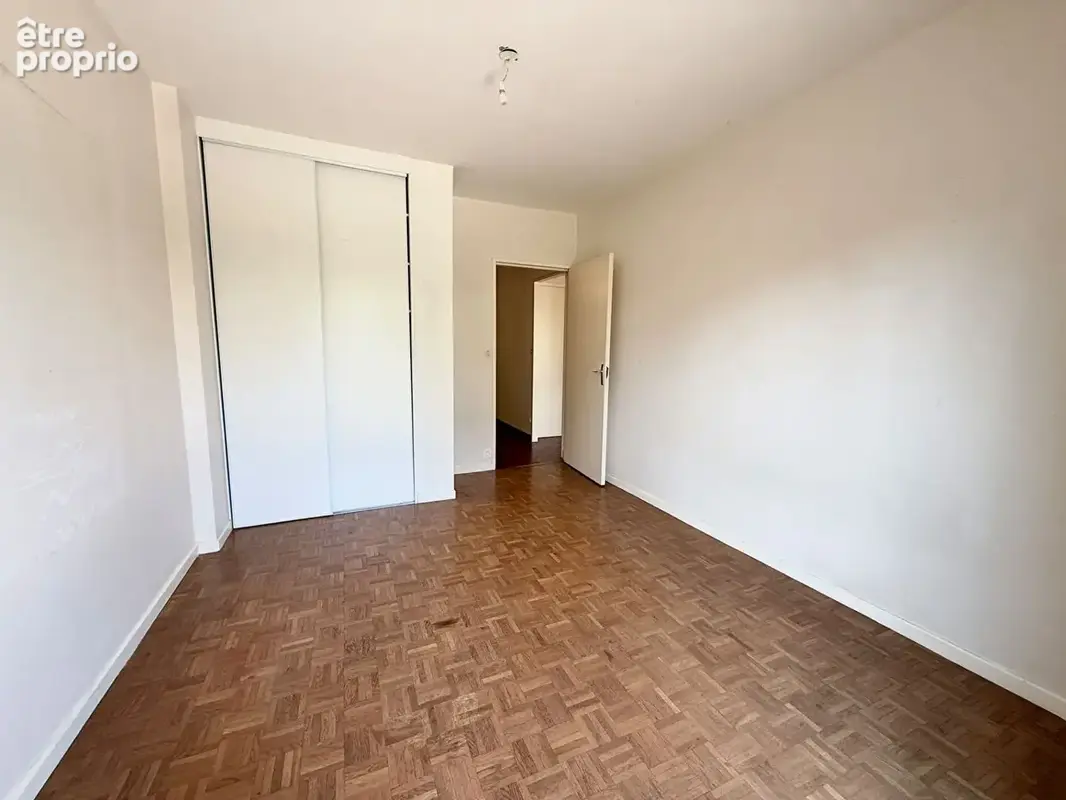 T4 - 89 m²  + 2 balcons - Hôtel de ville de Caluire et Cuire - photo 9
