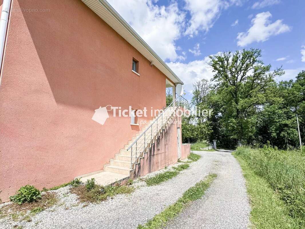 Appartement à CORNEBARRIEU