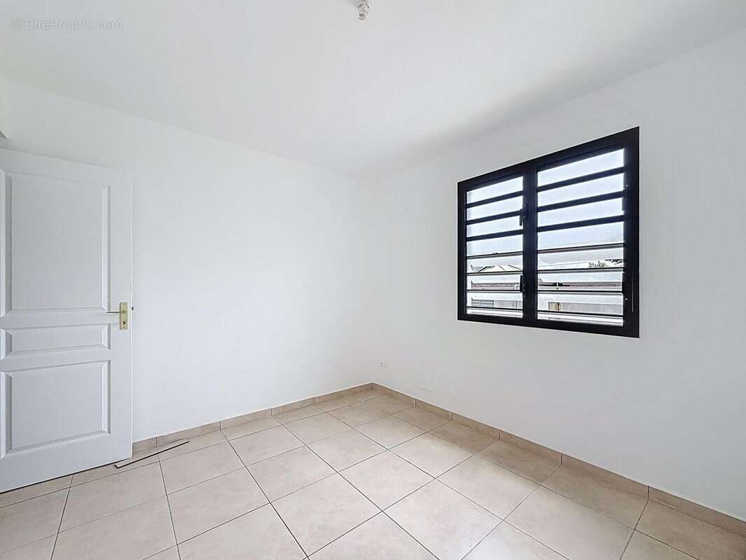 Photo 9 - Maison à BAIE-MAHAULT