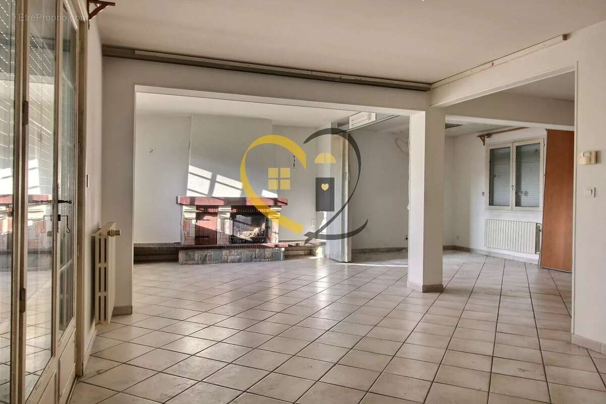 Maison à SAINT-DOULCHARD