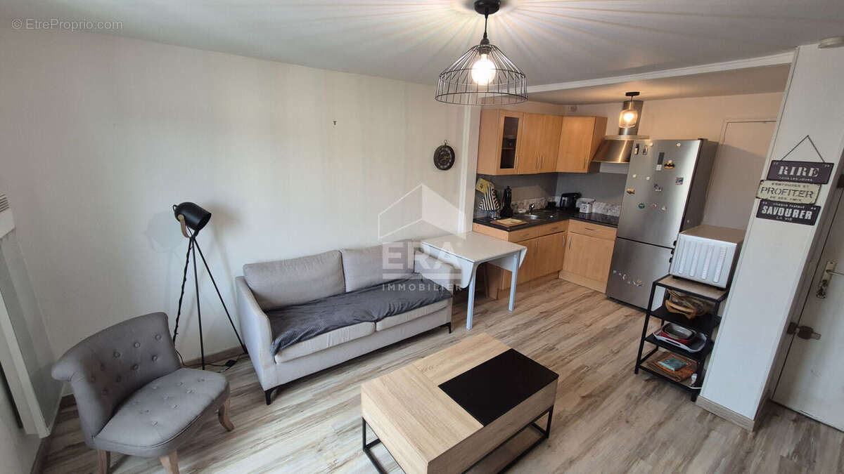 Appartement à COUBERT