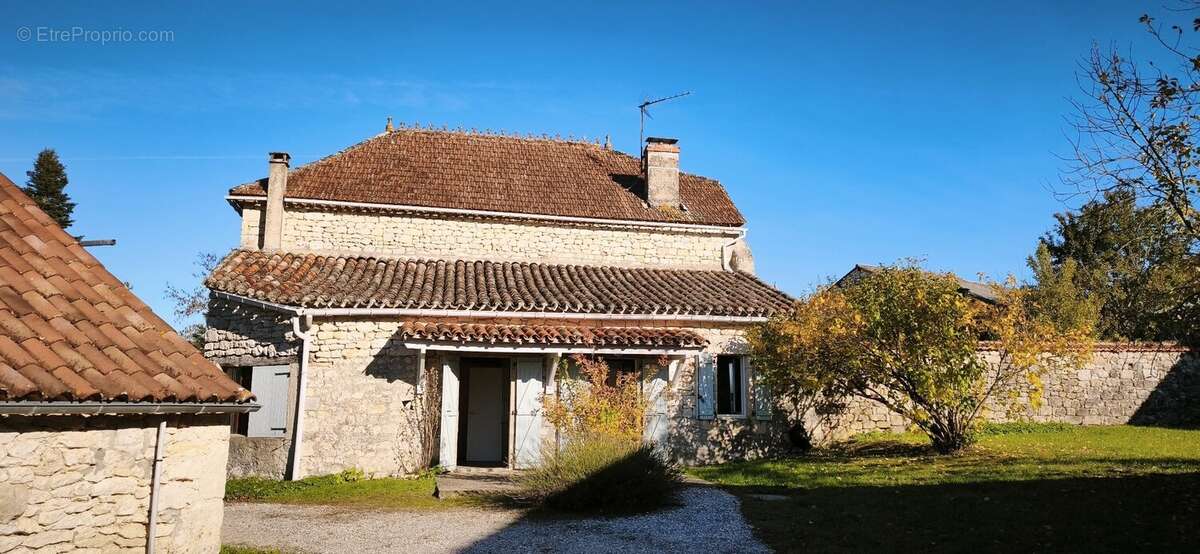 Charmante propriété en pierre avec gîte et dépendances - Entre Lauzerte et Cahors - photo 16