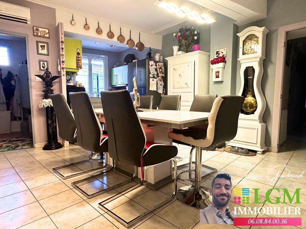 Appartement à UCHAUD