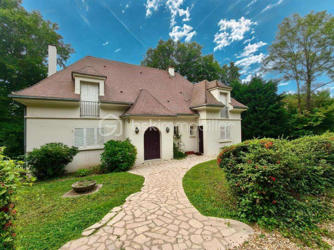 Maison à MAREIL-MARLY