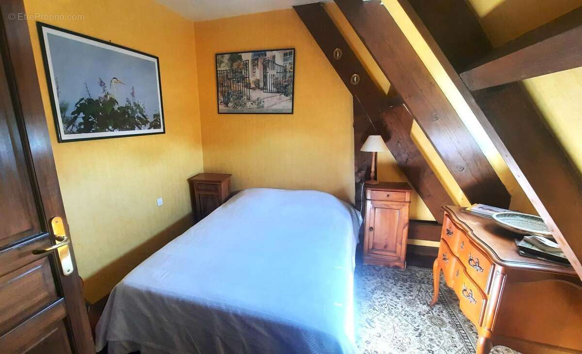 Maison à SAINT-ELOI-DE-FOURQUES