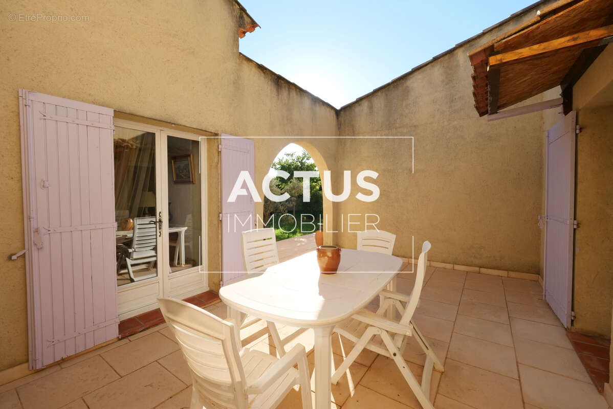 Maison à PELISSANNE