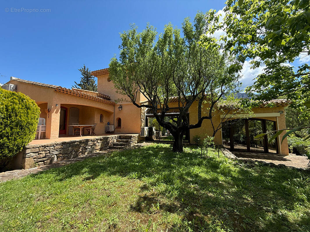 Maison à ROQUEVAIRE