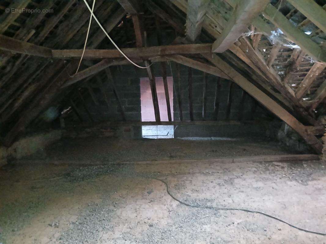 Appartement à POUANCE