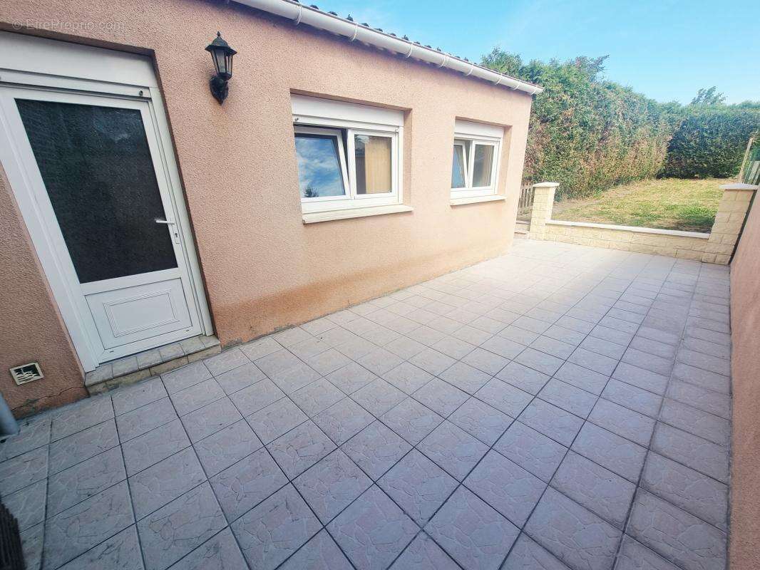 Maison semi-individuelle, 3 chambres, terrasse et jardin - photo 2