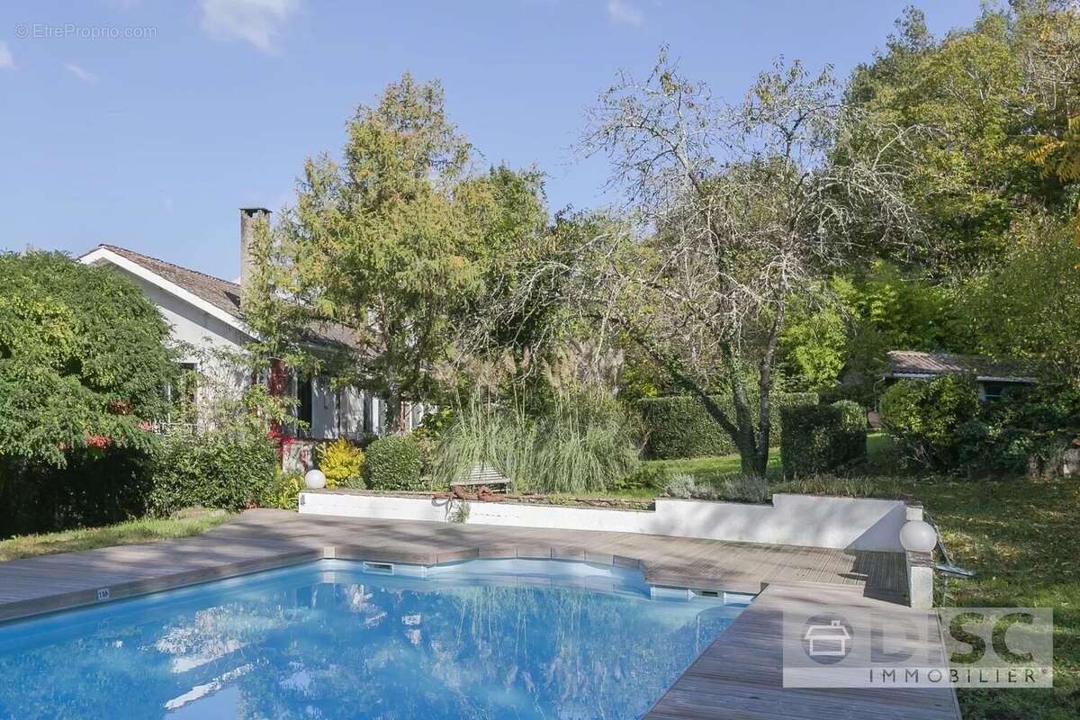 Maison à SAINT-MARTIN-LAGUEPIE