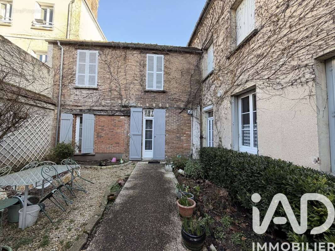 Appartement 350 m² à Sens  - photo 7