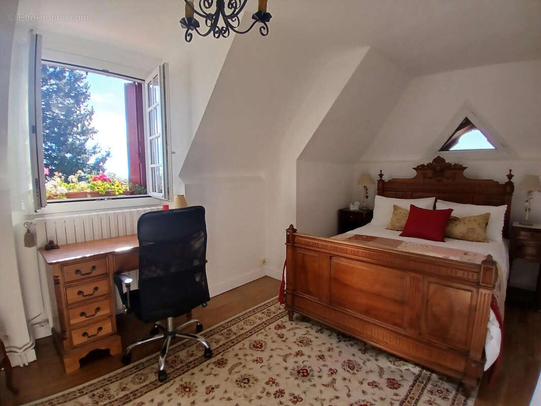 Magnifique Périgourdine de 4 chambres, offrant une vue imprenable sur la campagne. - photo 8