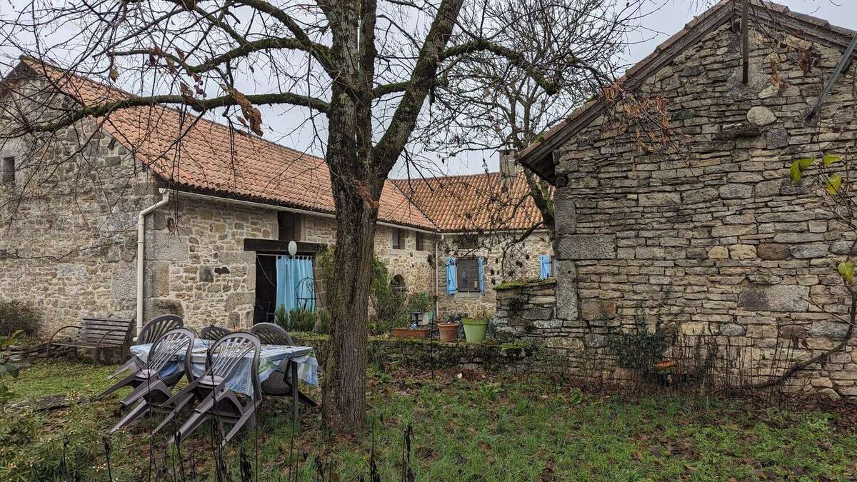 Maison avec dépendances proche Najac - photo 3