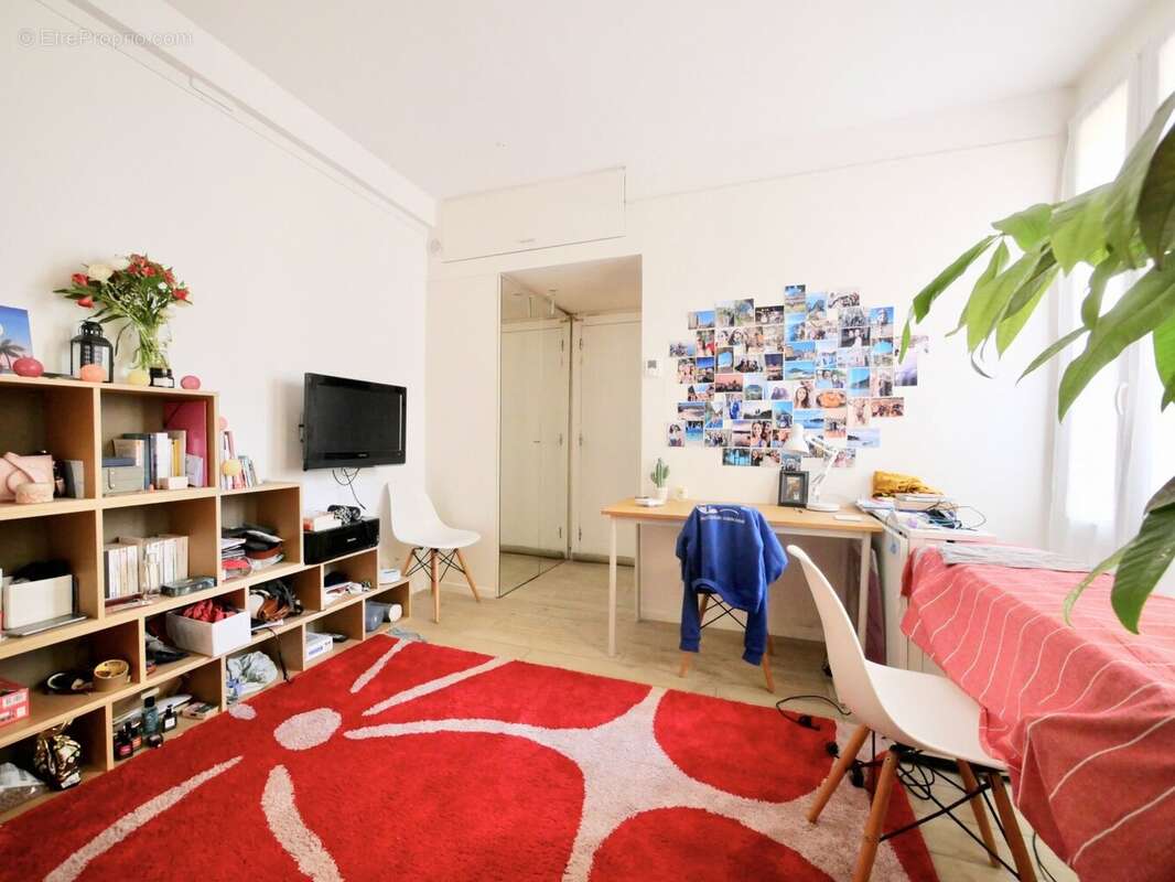 Appartement à PARIS-14E