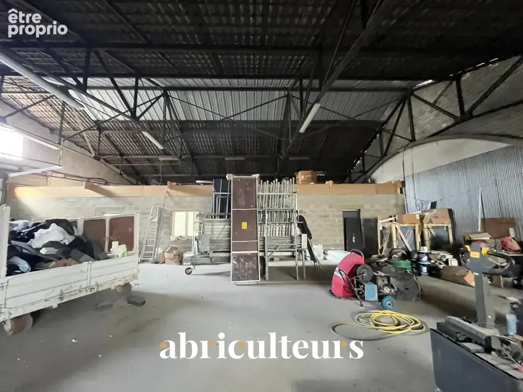 Bureaux dans Local industriel à Châteaudun (28200) - photo 9