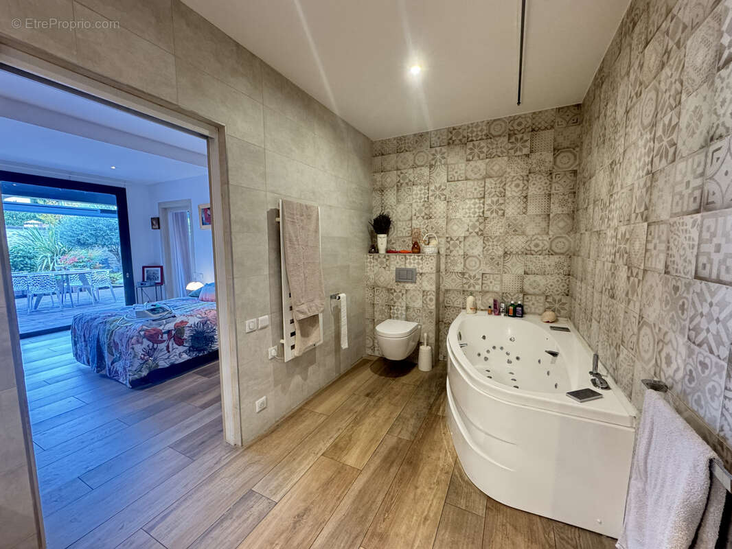 Maison à SAINT-MAUR-DES-FOSSES