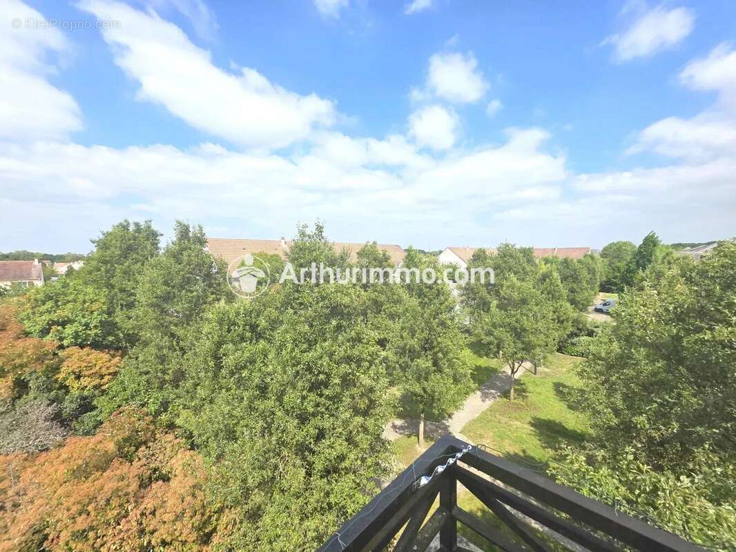 Appartement à SAVIGNY-LE-TEMPLE