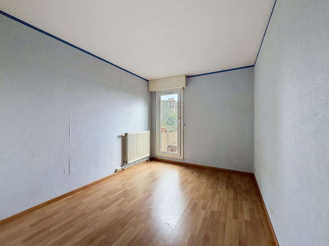 Appartement à MONTIGNY-LE-BRETONNEUX