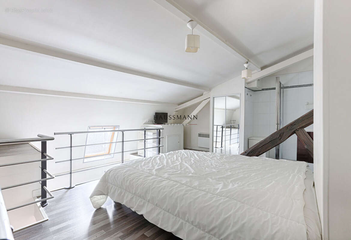 Appartement à PARIS-1E