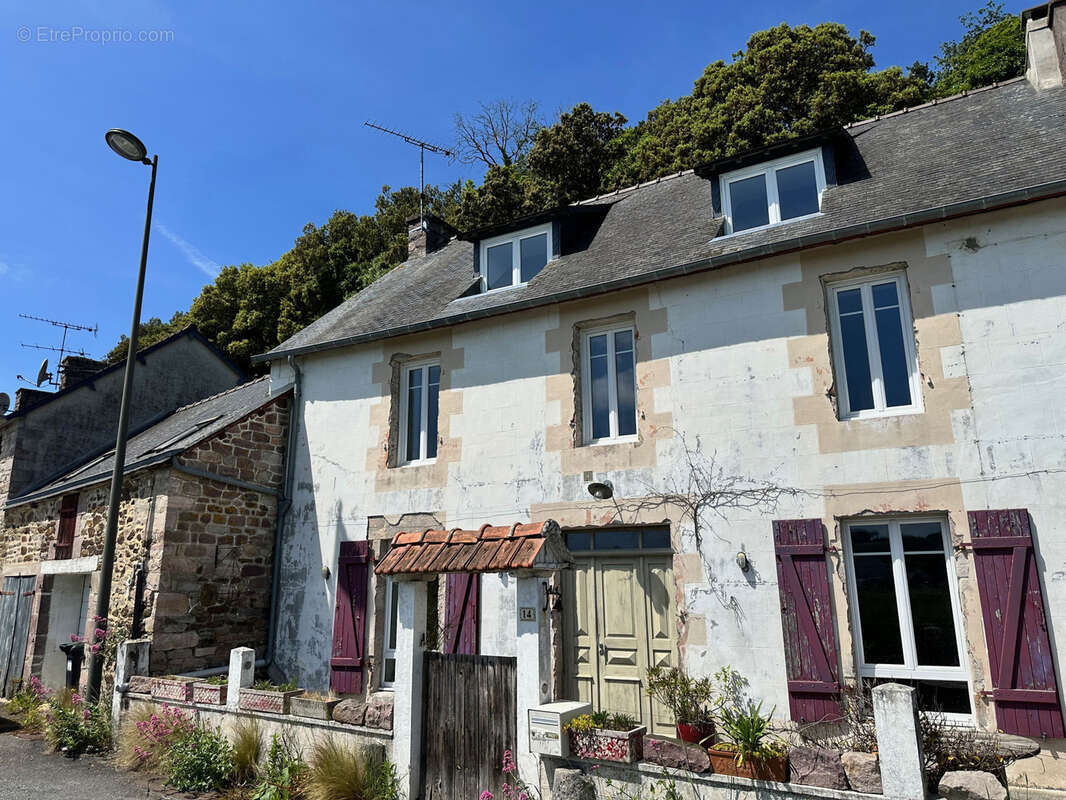 Maison à FREHEL